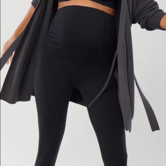 Maternity Everyday Ankle Zip Legging - Picture 3 of 7